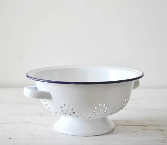 Falcon White Enamel Colander 1