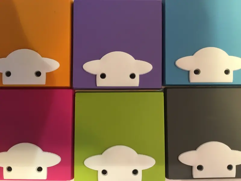 Herdy Sheep-Themed Fridge Magnet – Cute Peep Design 1