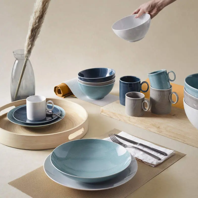 Loft Colour 18-Piece Porcelain Dinnerware Set By Thomas Rosenthal 1