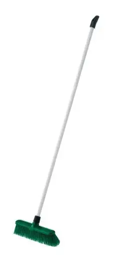 Matthews Heavy-Duty Deluxe Outdoor Broom With Reinforced Handle 1