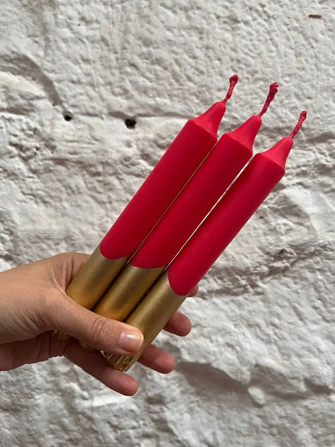 Red Dinner Candle With Luxe Gold-Dipped Base 1